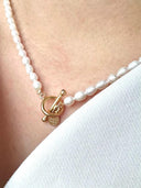 Fijne off-white parelketting