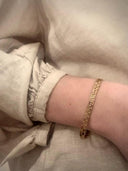 Gouden snake armband met organisch patroon