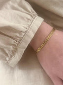 Gouden snake armband met organisch patroon