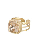 Gouden ring met vierkante steen