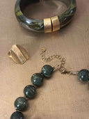 Groene ketting met grote ronde kralen