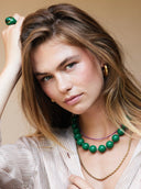 Groene korte ketting met grote ronde kralen