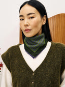 Donkergroen gilet kukicha