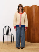 Lichtbeige cardigan cyclamen