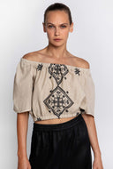 Beige off-shoulder top met aztec