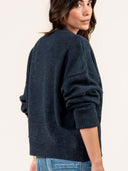 Donkerblauwe trui rose knit