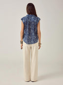 Blauwe mouwloze blouse sakura mina