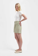 Lichtgroen short mosie