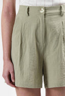 Lichtgroen short mosie