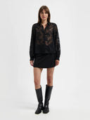 Zwarte blouse met bloemenprint jannie