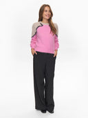 Roze numarna suri pullover