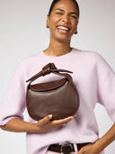 Bruine tas coco croissant