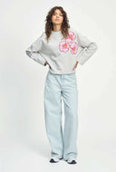 Lichtgrijze sweater met bloemen