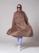 Bruine regenponcho damier