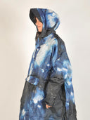 Donkerblauwe regenponcho starry night