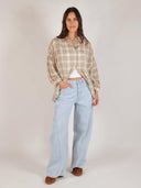 Zandkleurige geruite blouse