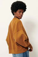 Bruine sweater isi
