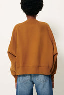 Bruine sweater isi