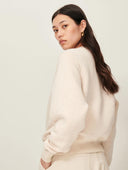 Ecru sweater met logo chill