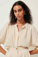 Ecrukleurige blouse a view